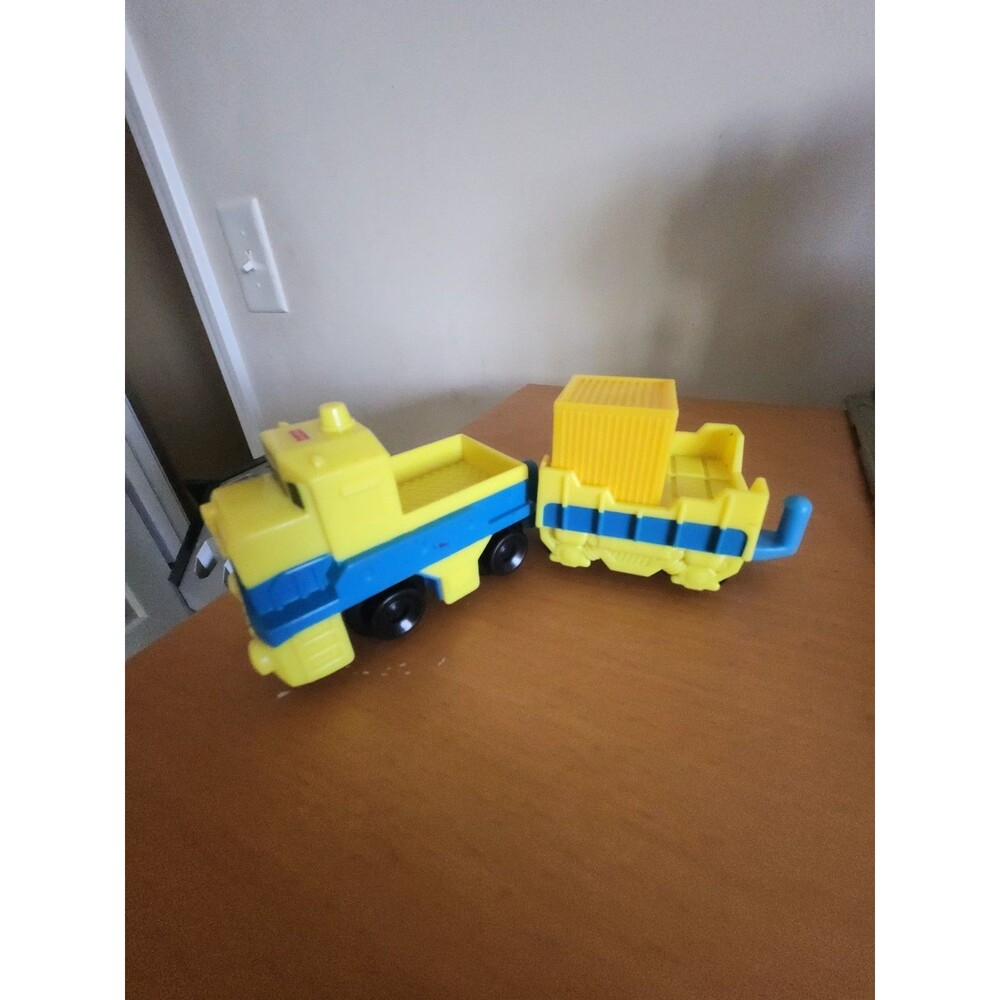 GeoTrax Freightway Transport Push Truck Tractor Trailer Fisher-Price Yellow Blue